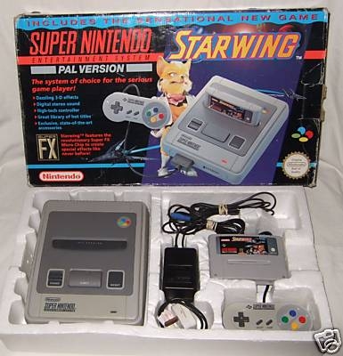 Console Super Nintendo et jeu Starwing en boîte - Super Nintendo